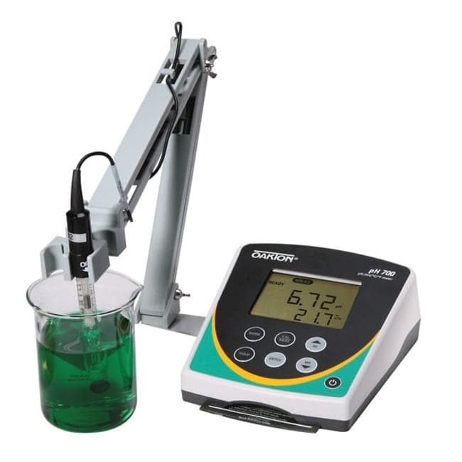 Oakton pH 700 Benchtop Meter and Stand 0 to 14
